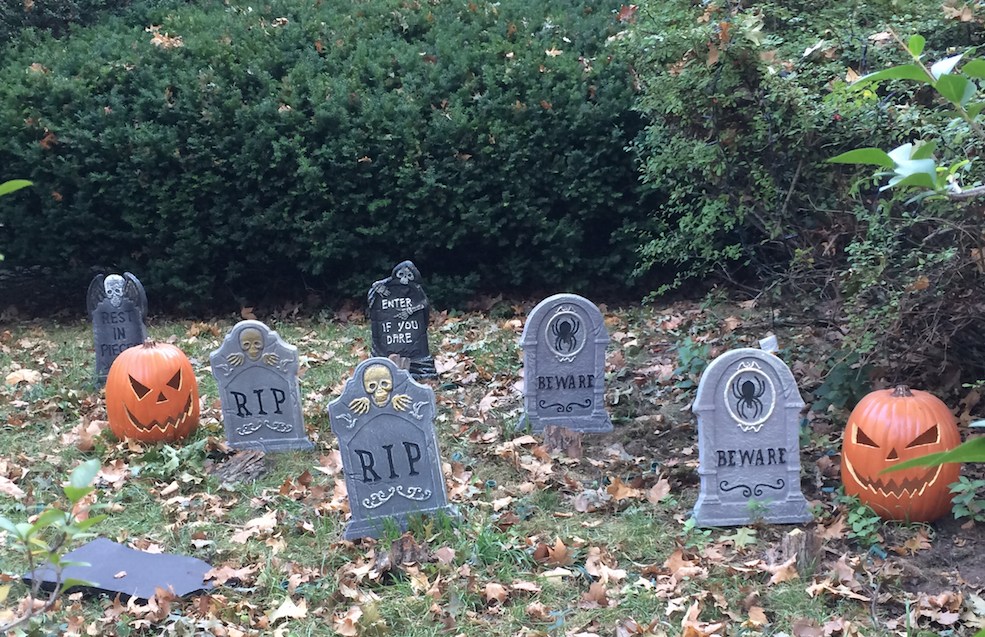 Halloween-Graveyard